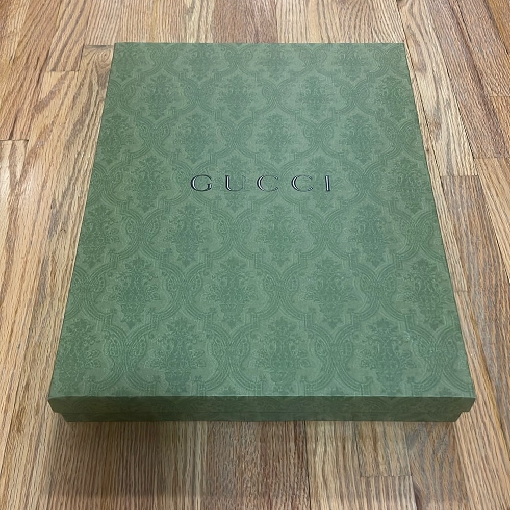 Gucci box